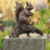 Gartenskulptur »Eichhörnchen mit Nuss«
