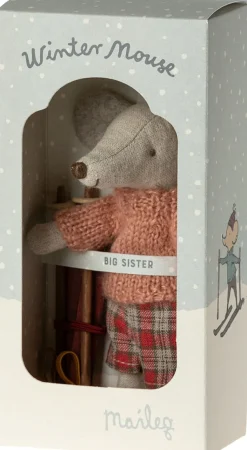Große Schwester Wintermaus mit Ski