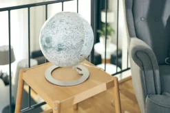 Leuchtglobus National Geographic »The Moon«